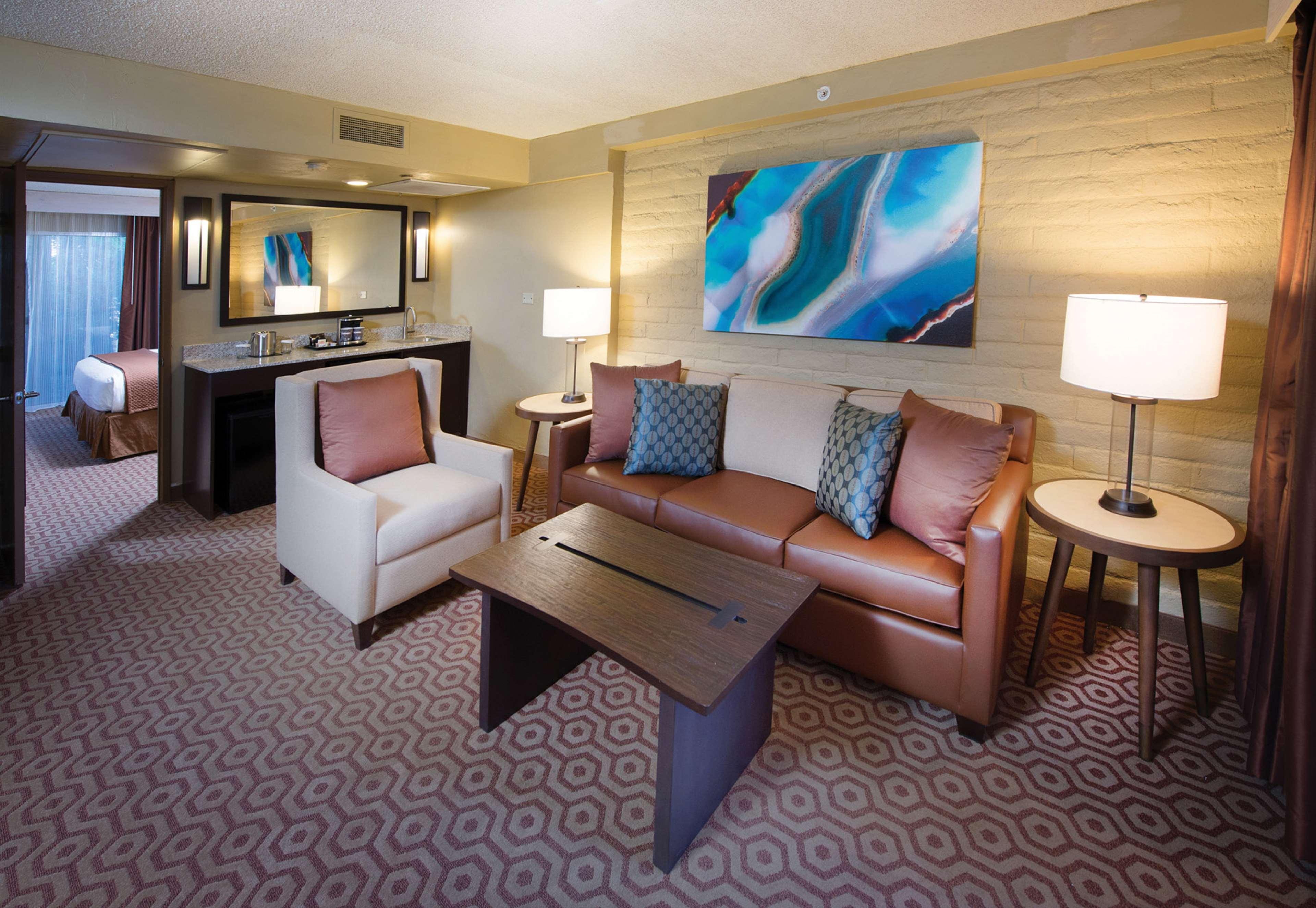 Doubletree Suites By Hilton Tucson-Williams Center Extérieur photo